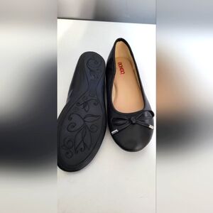Women's shoes